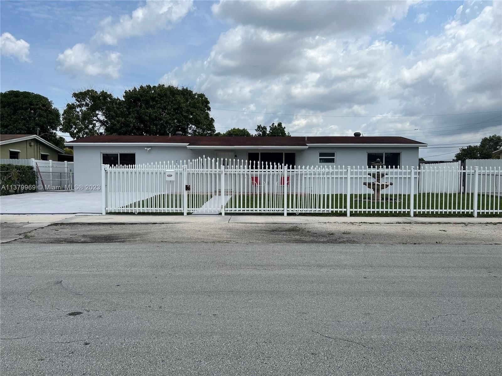 Real estate property located at 4857 168th Ter, Miami-Dade County, Miami Gardens, FL