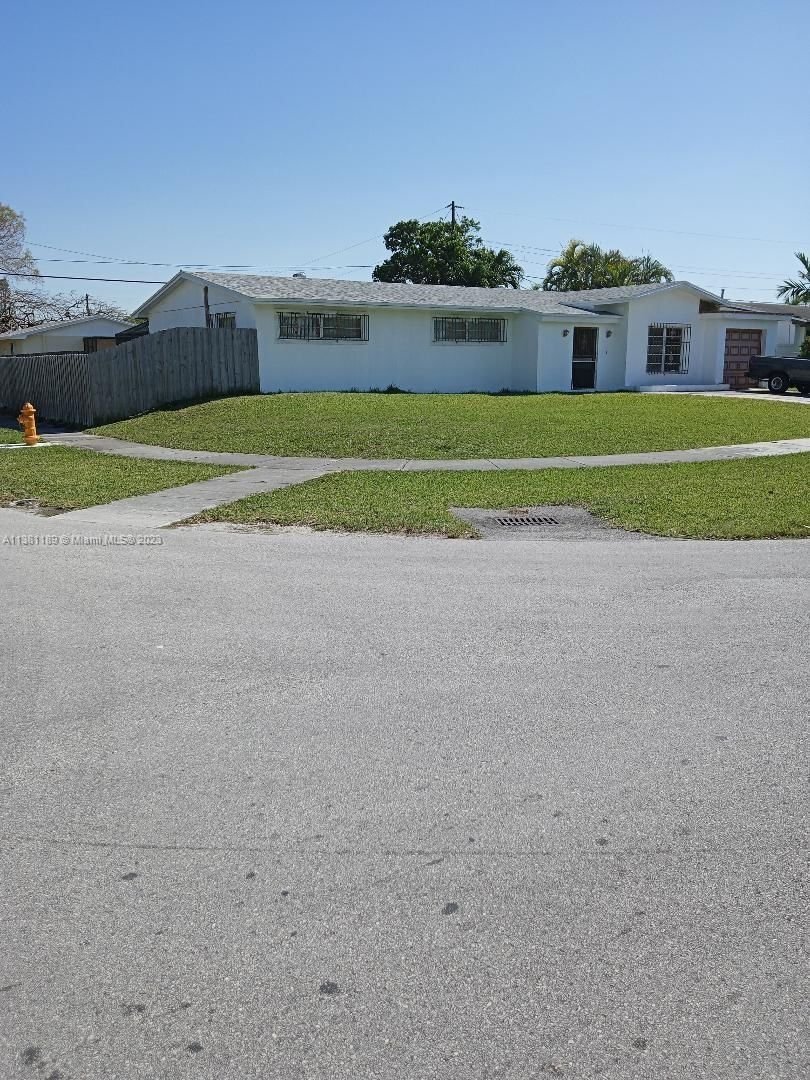 Real estate property located at 10900 176th St, Miami-Dade County, GREEN HILLS SEC 3, Miami, FL