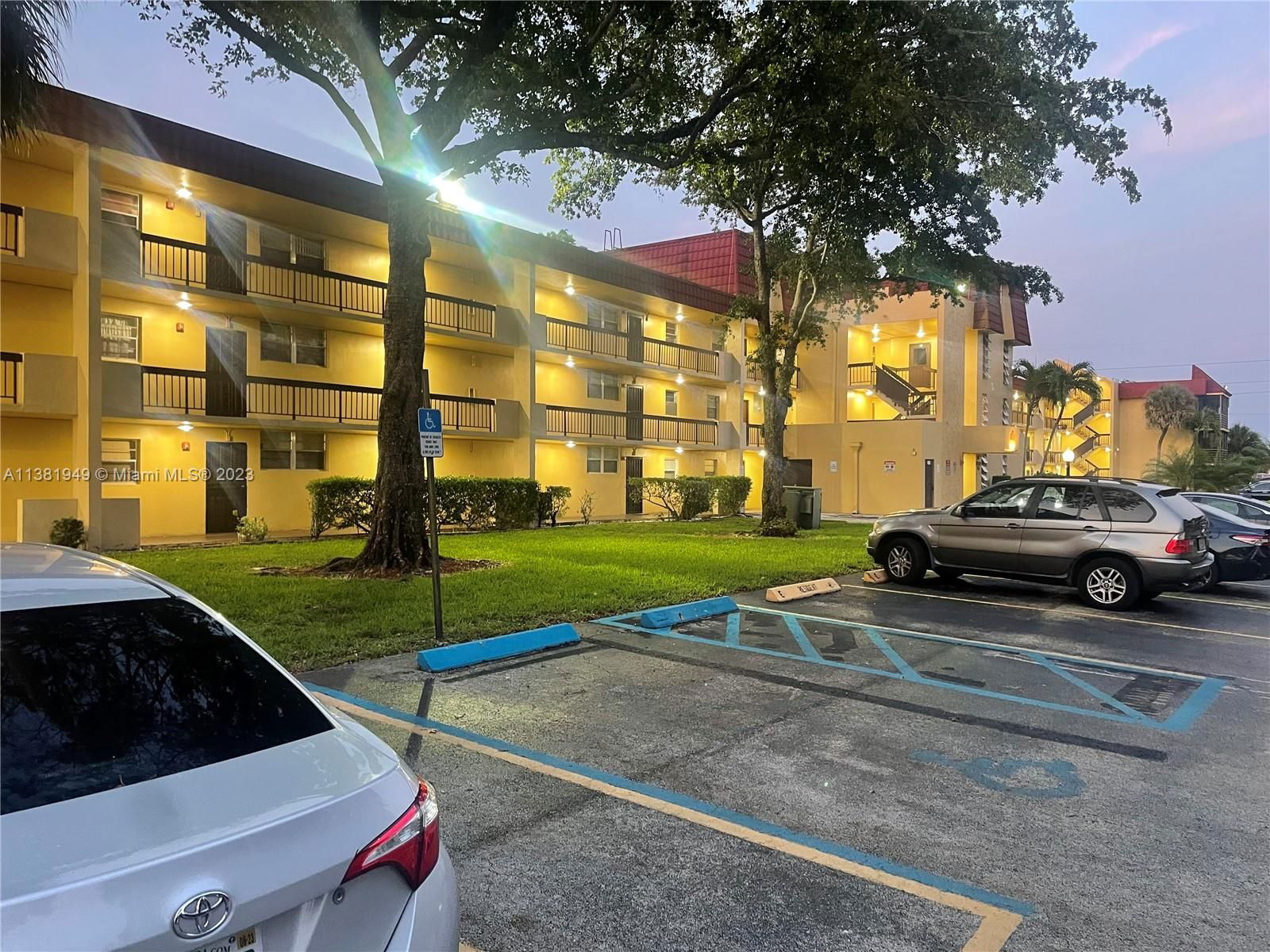 Real estate property located at 3285 Foxcroft Rd E204, Broward County, Miramar, FL