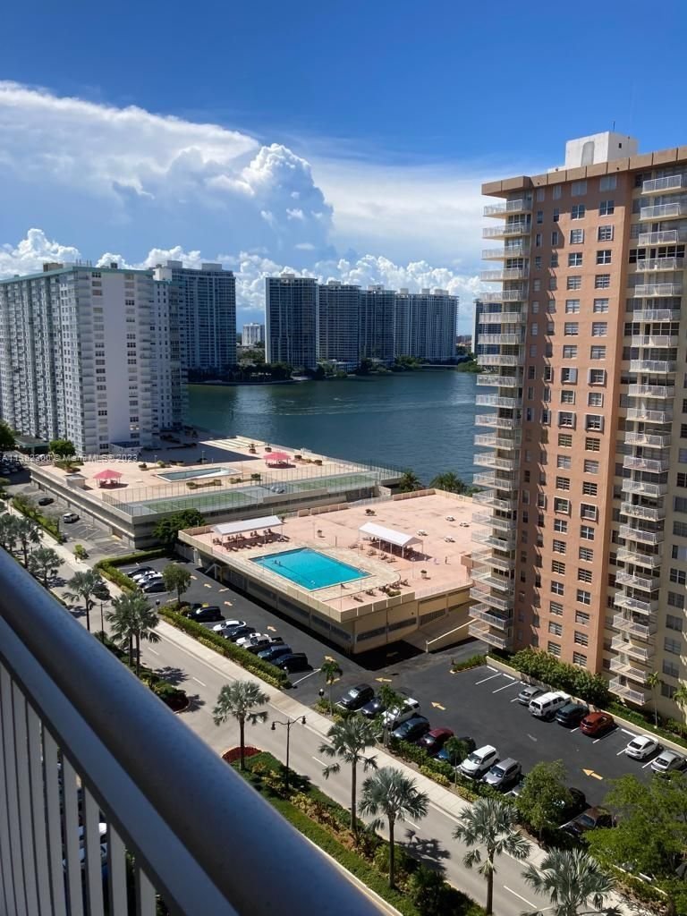 Real estate property located at 250 174th St #1706, Miami-Dade County, Sunny Isles Beach, FL