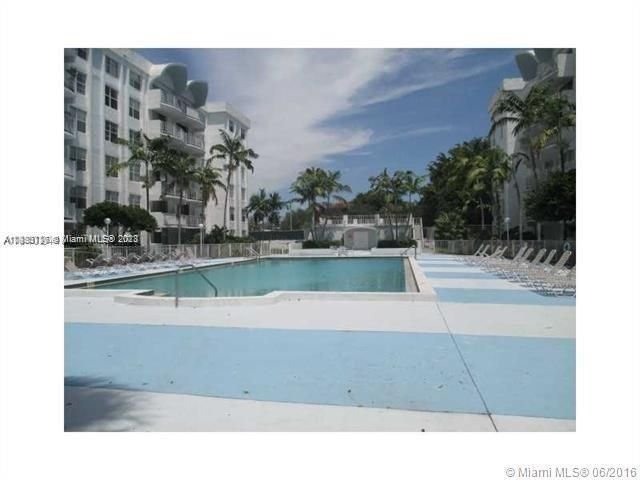 Real estate property located at 484 165th St Rd A210, Miami-Dade County, Miami, FL
