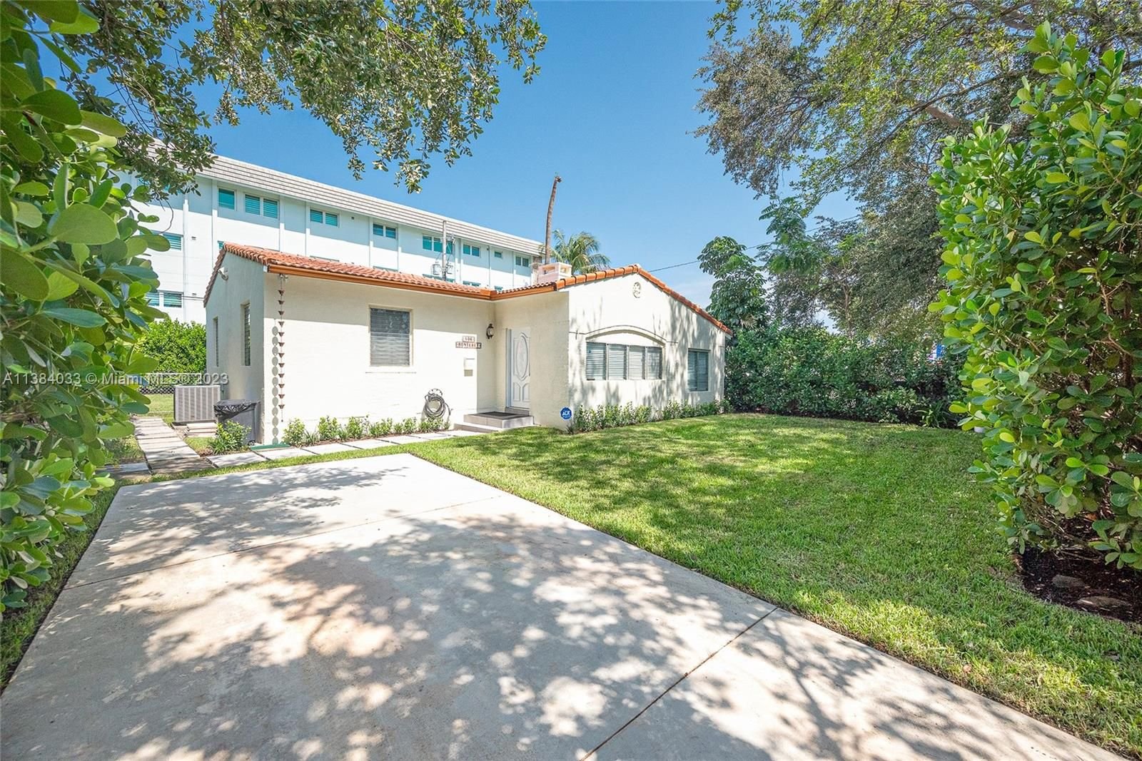 Real estate property located at 806 Monterey St, Miami-Dade County, Coral Gables, FL