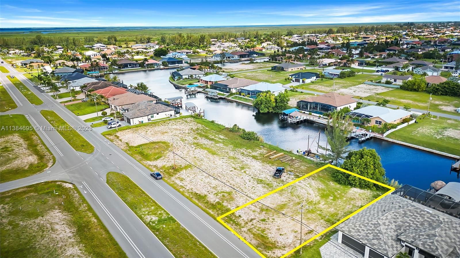 Real estate property located at 3617 Embers Pkwy W, Lee County, Cape Coral, FL