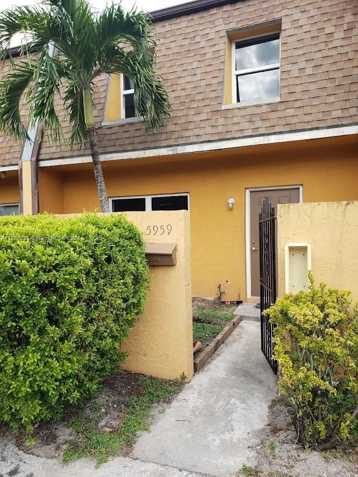 Real estate property located at 5959 28th St #135, Broward County, Sunrise, FL