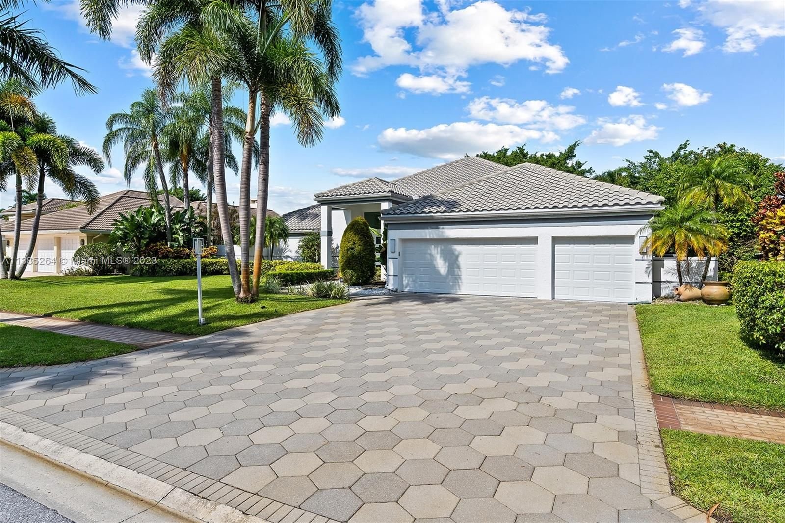Real estate property located at 17296 Northway Cir, Palm Beach County, ST ANDREWS COUNTRY CLUB 5, Boca Raton, FL