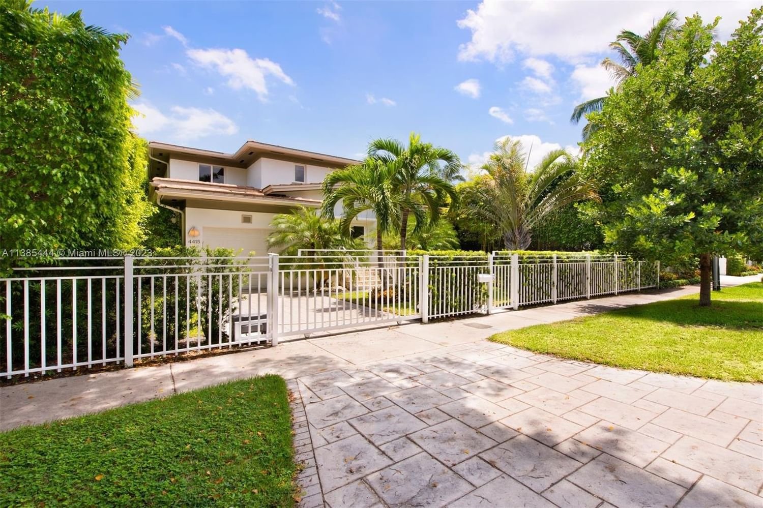 Real estate property located at 4415 Bay Rd, Miami-Dade County, Miami Beach, FL