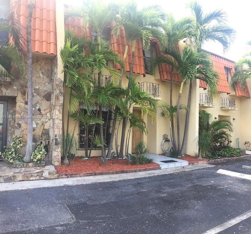 Real estate property located at 3708 167th St #37, Miami-Dade County, North Miami Beach, FL