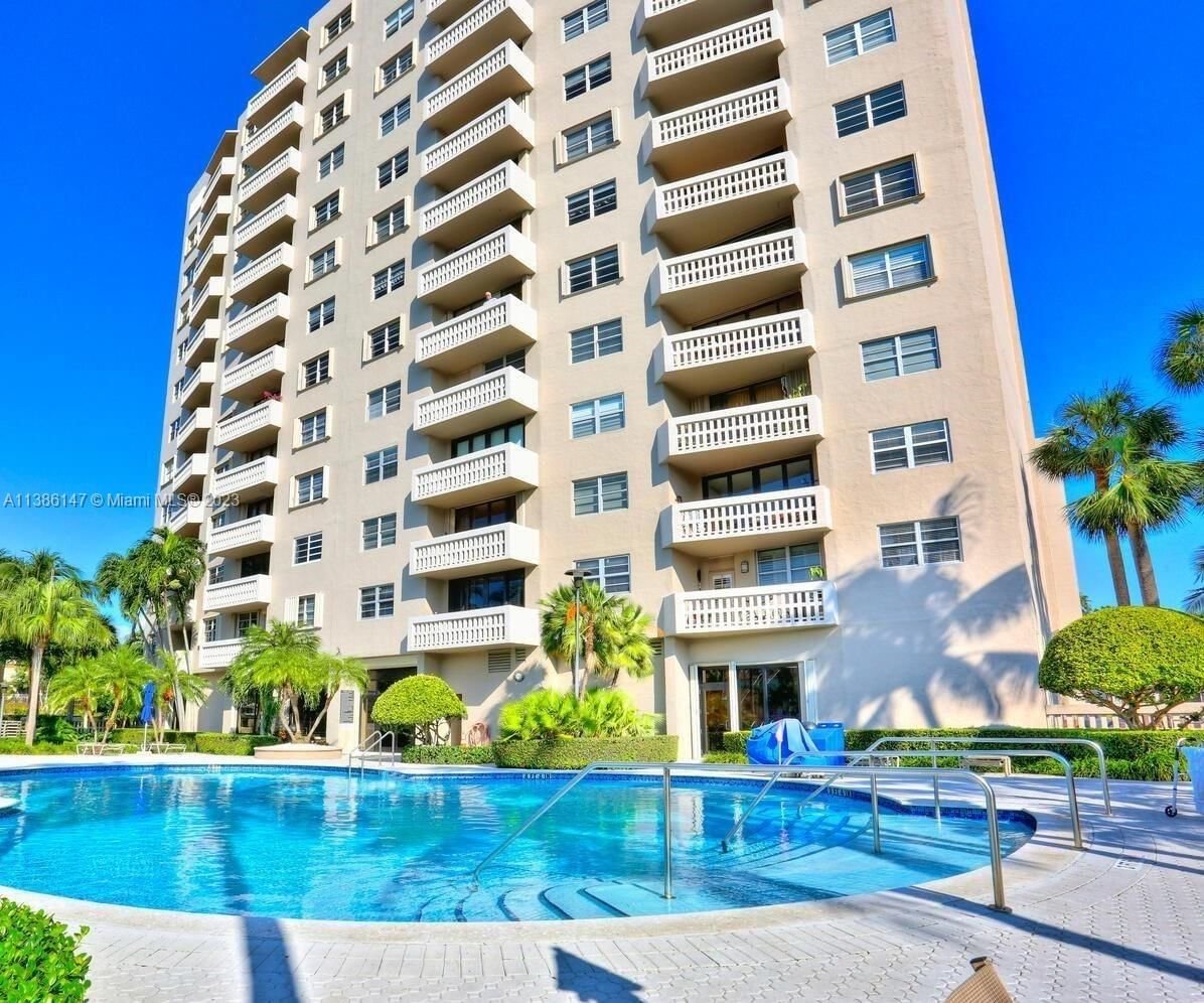 Real estate property located at 90 Edgewater Dr #114, Miami-Dade County, Coral Gables, FL