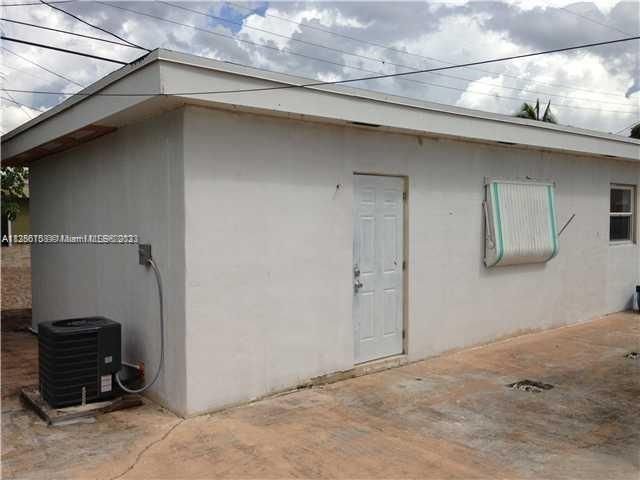 Real estate property located at 4160 12th Ave, Broward County, Oakland Park, FL
