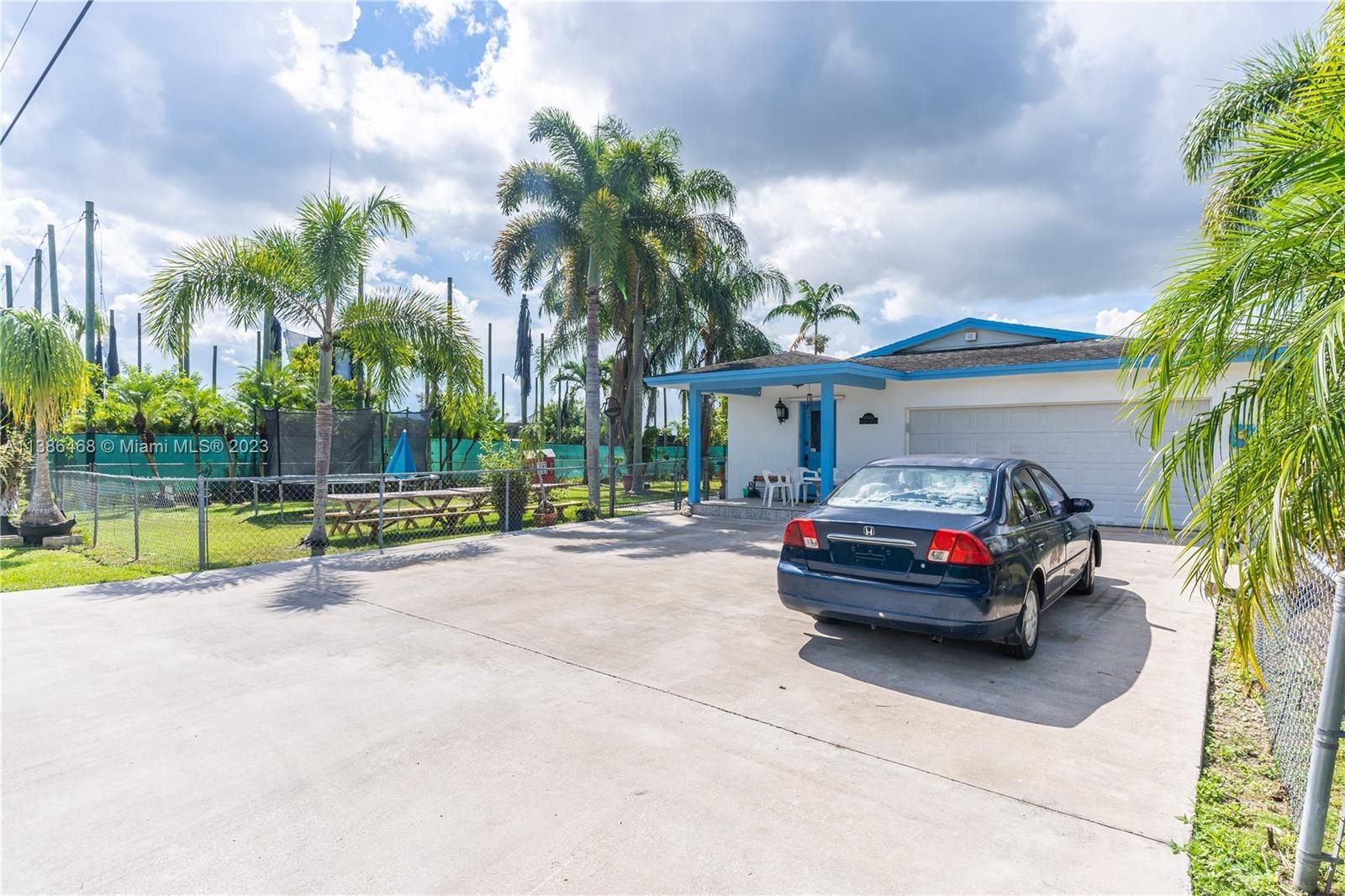Real estate property located at 28405 185th Ave, Miami-Dade County, Homestead, FL