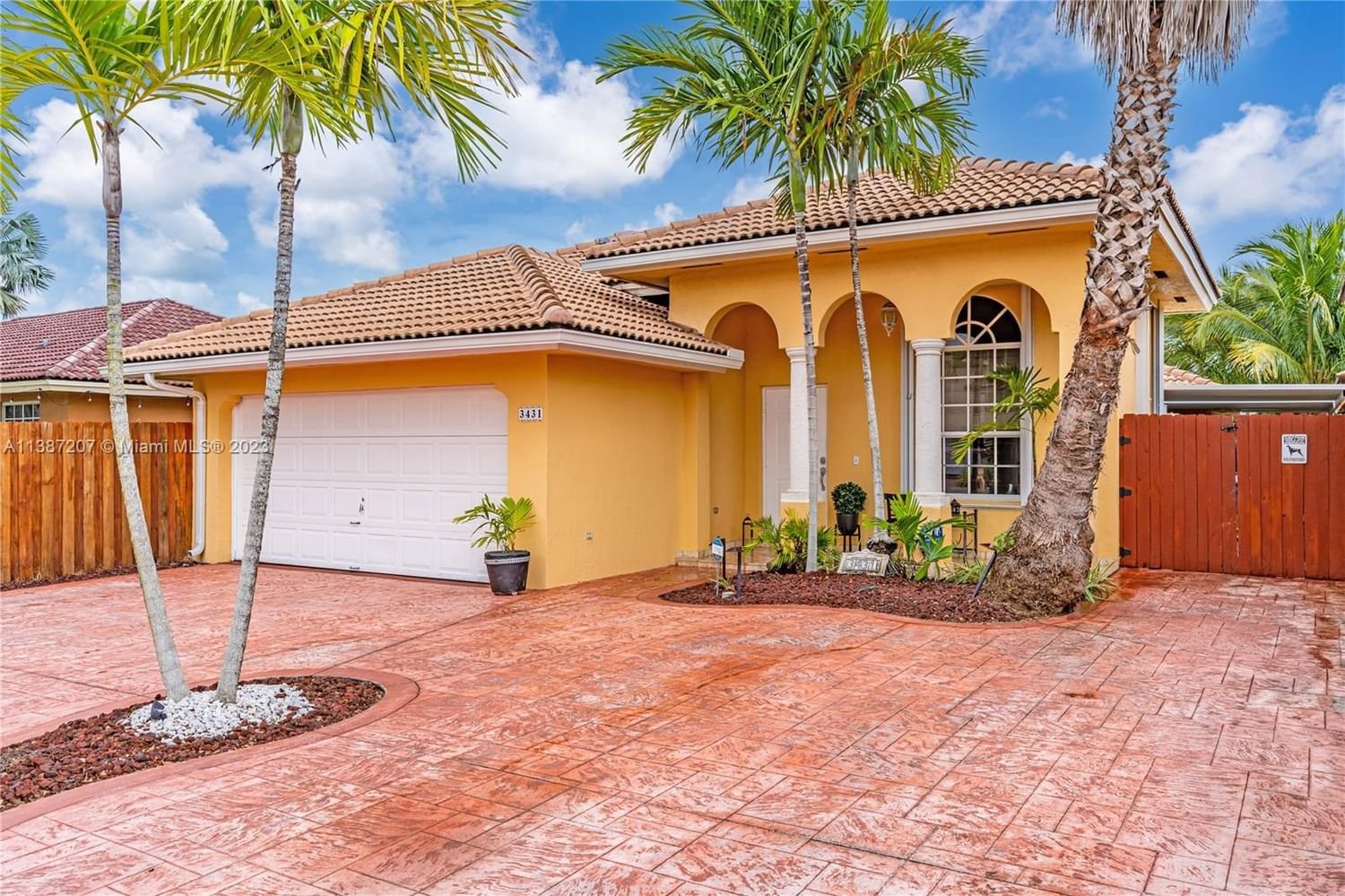 Real estate property located at 3431 154th Ct, Miami-Dade County, Miami, FL