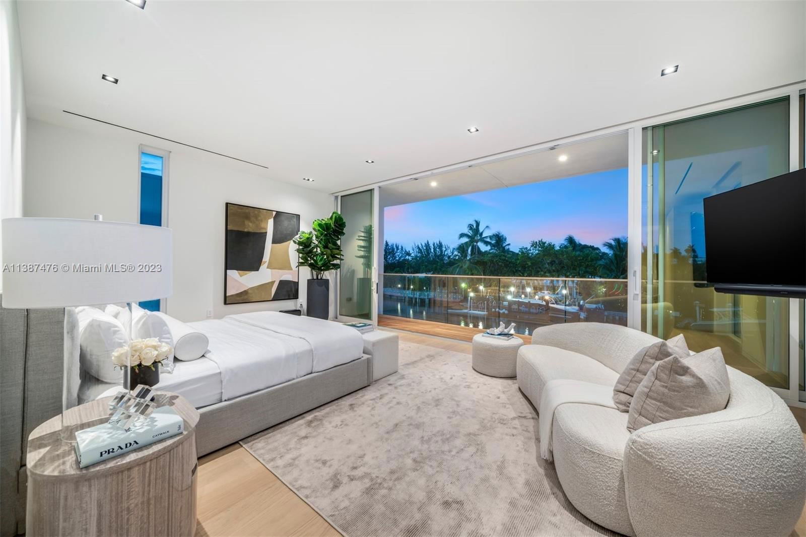 Real estate property located at 1011 48th St - Ritz Carlton Residences, Miami-Dade County, Miami Beach, FL