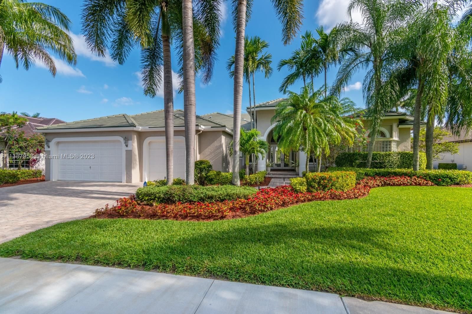 Real estate property located at 2426 Poinciana Ct, Broward County, Weston Hills Country Club, Weston, FL