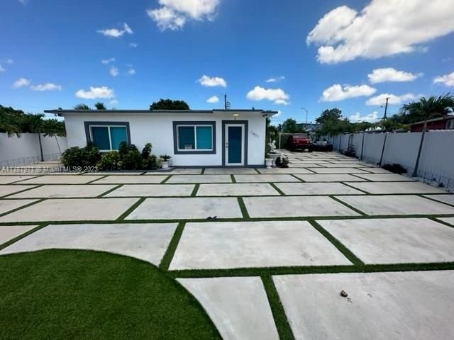 Real estate property located at 1401 7th Ct, Miami-Dade County, Hialeah, FL