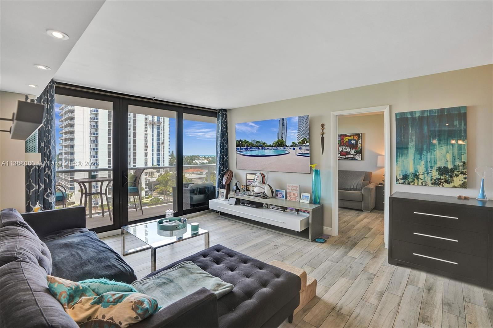 Real estate property located at 3731 Country Club Dr #722, Miami-Dade County, Aventura, FL