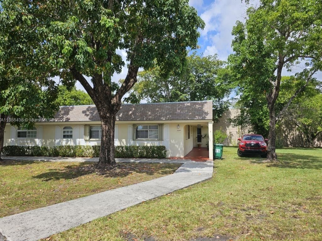 Real estate property located at 16900 113th Ct #5544E, Miami-Dade County, Miami, FL