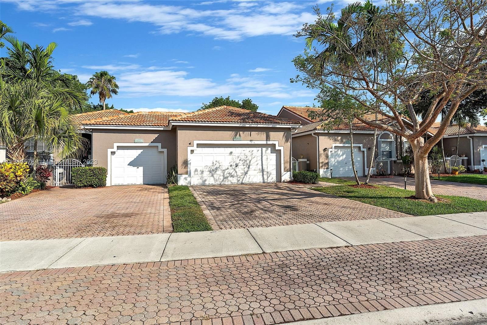 Real estate property located at 2301 Aragon Blvd #2, Broward County, Sunrise, FL