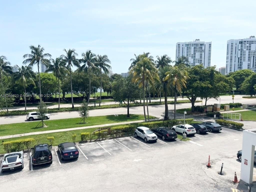 Real estate property located at 3625 Country Club Dr #304, Miami-Dade County, Aventura, FL