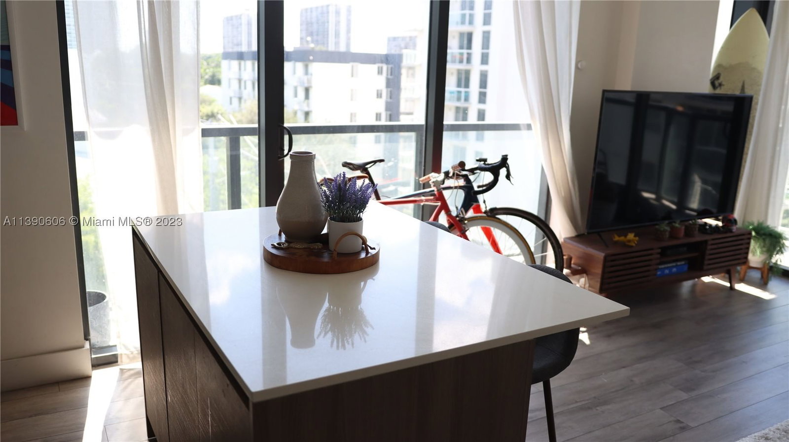 Real estate property located at 201 17th Rd #606, Miami-dade, Cassa Brickell Condo, Miami, FL