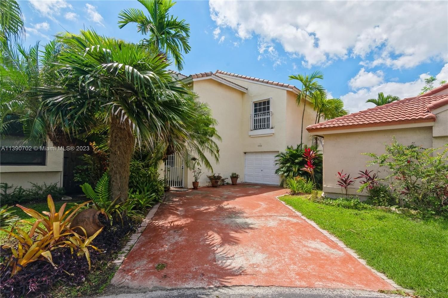 Real estate property located at 11355 158th Ct, Miami-Dade County, CHANTARELLE AT THE HAMMOC, Miami, FL
