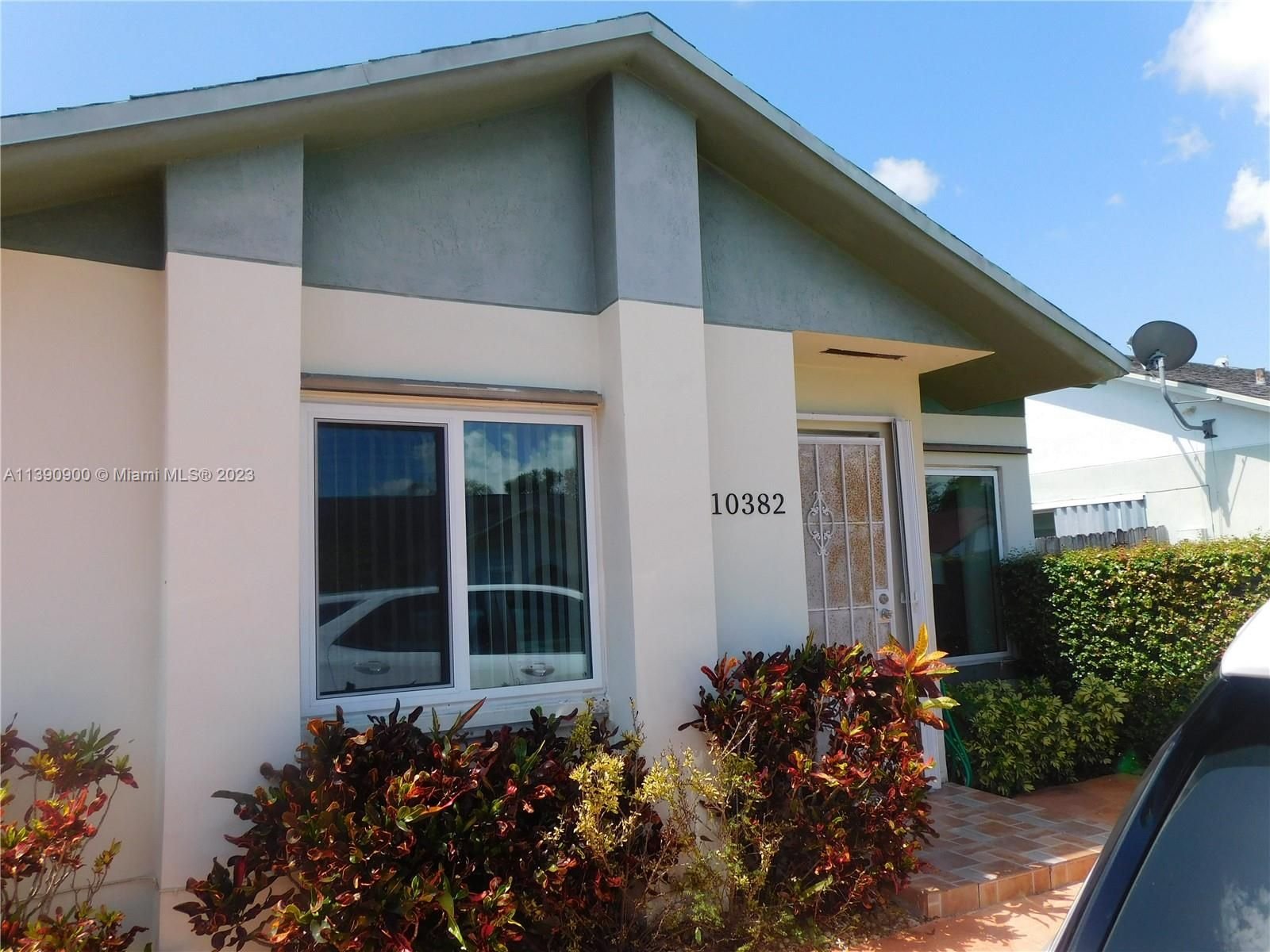Real estate property located at 10382 210th Ter, Miami-Dade County, Cutler Bay, FL