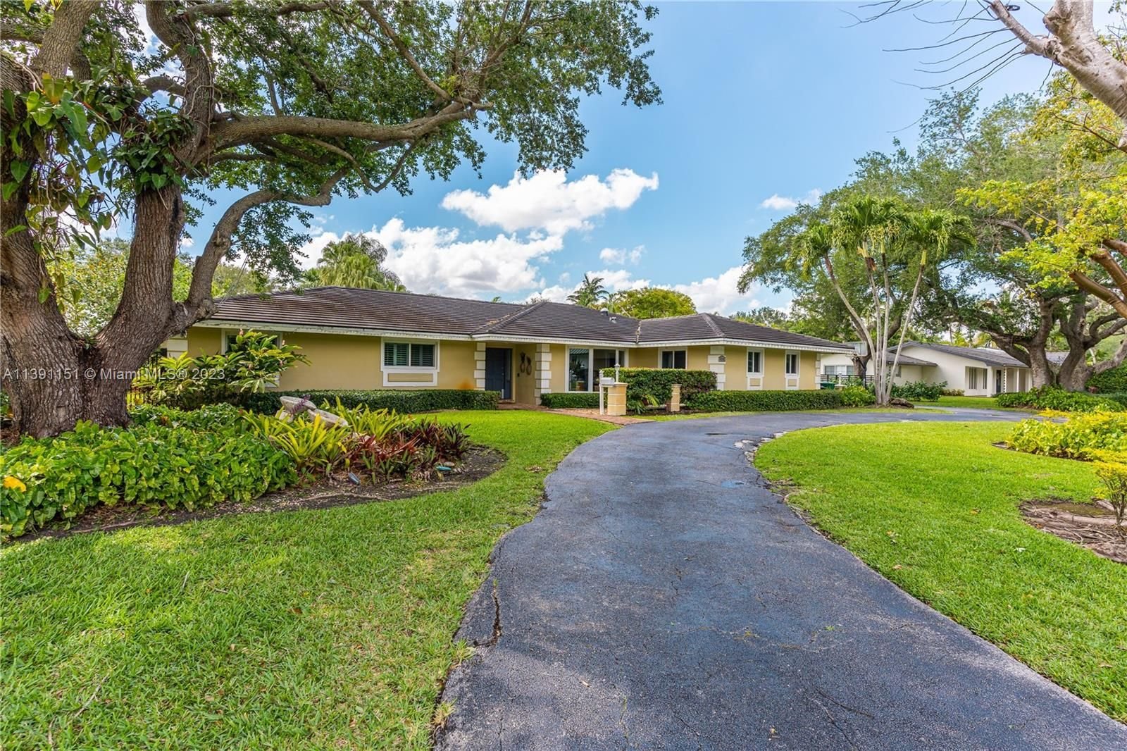 Real estate property located at 14902 74th Pl, Miami-Dade County, Palmetto Bay, FL