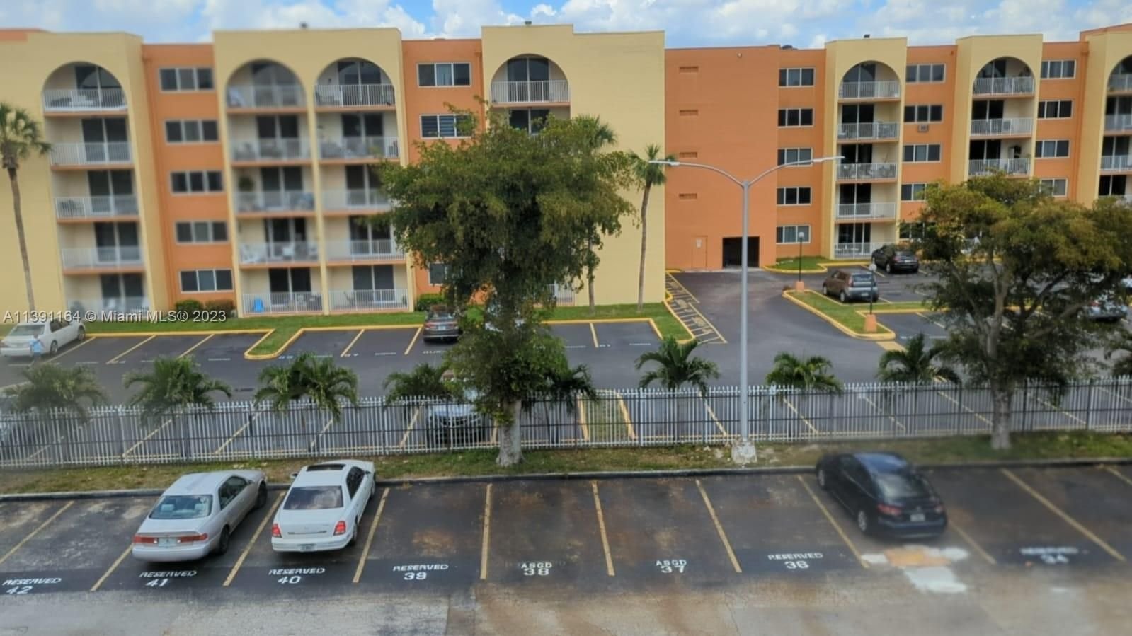 Real estate property located at 6960 Miami Gardens Dr #2-420, Miami-Dade County, Hialeah, FL