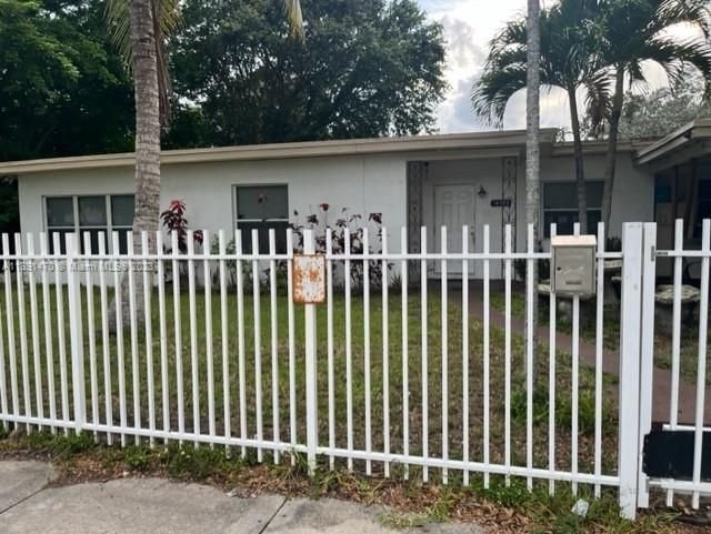 Real estate property located at 14140 9th Ave, Miami-Dade County, North Miami, FL