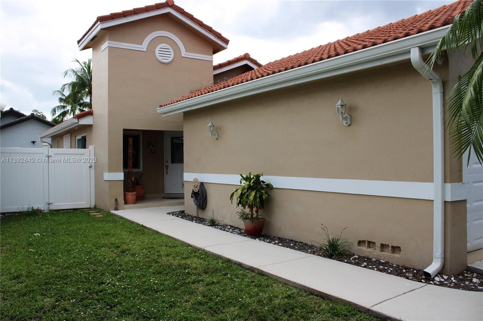 Real estate property located at 17690 4th Ct, Broward County, Pembroke Pines, FL