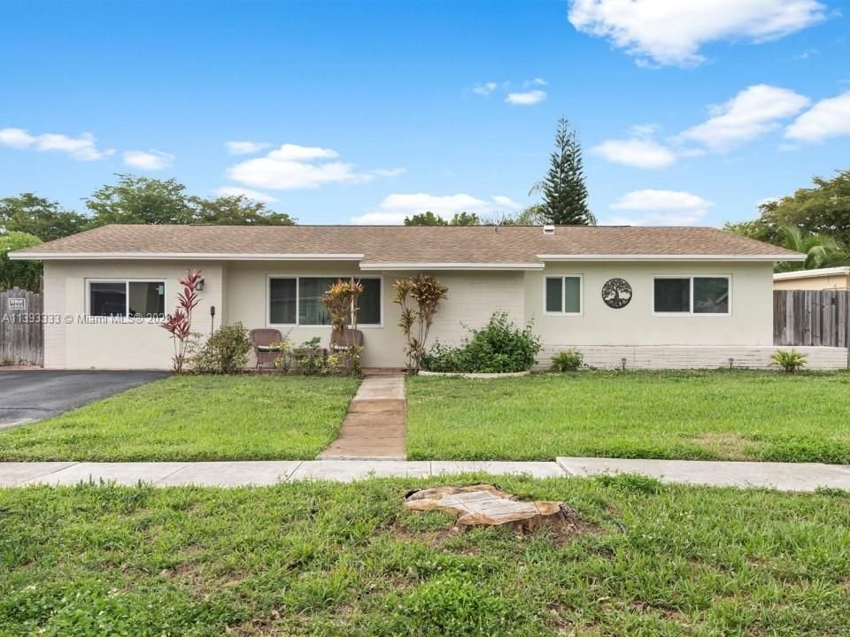 Real estate property located at 10411 19th Pl, Broward County, Pembroke Pines, FL