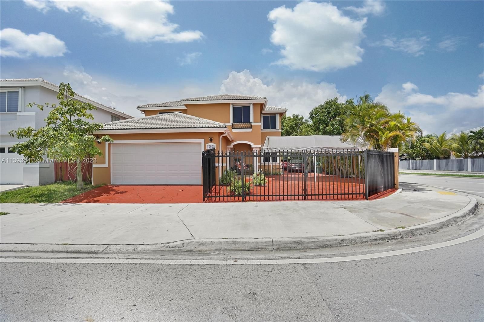 Real estate property located at 15672 91st Ln, Miami-Dade County, Miami, FL
