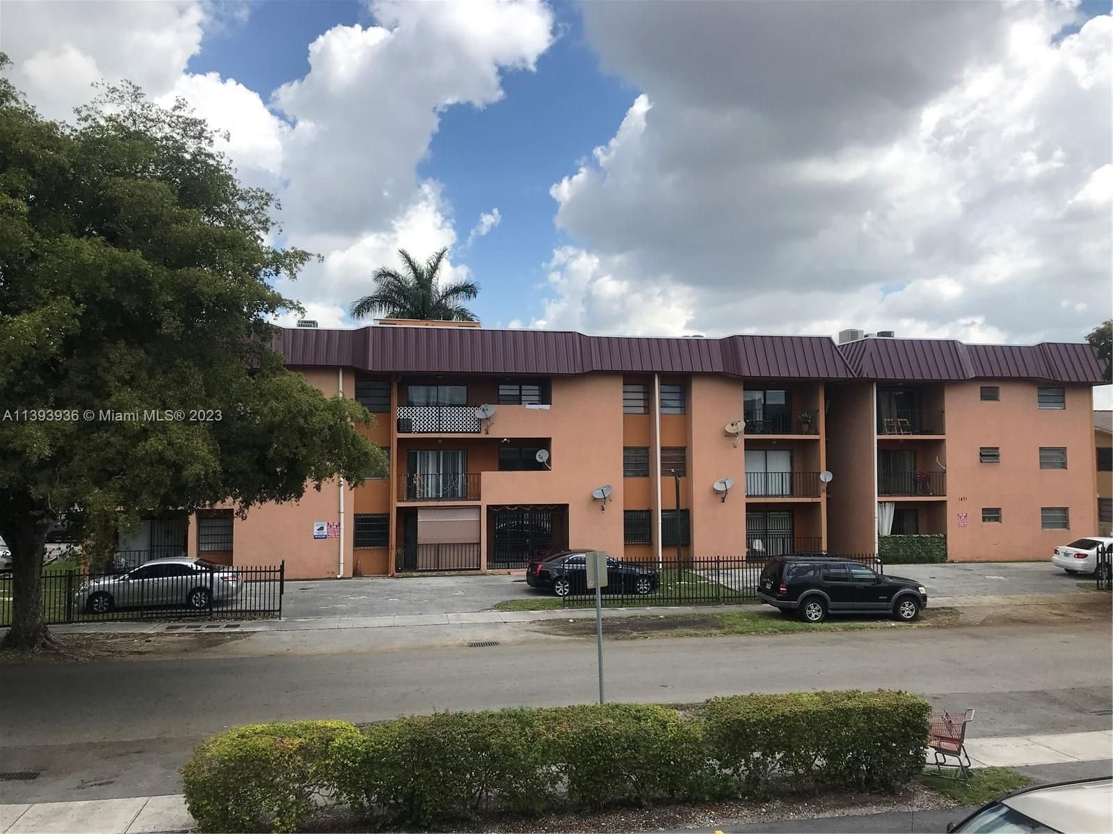 Real estate property located at 1471 43rd Pl #106, Miami-Dade County, Hialeah, FL