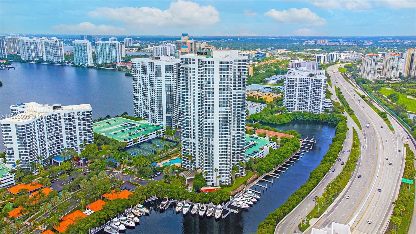 Real estate property located at 3500 Mystic Pointe Dr #1105, Miami-Dade County, MYSTIC POINTE TOWER 400 C, Aventura, FL