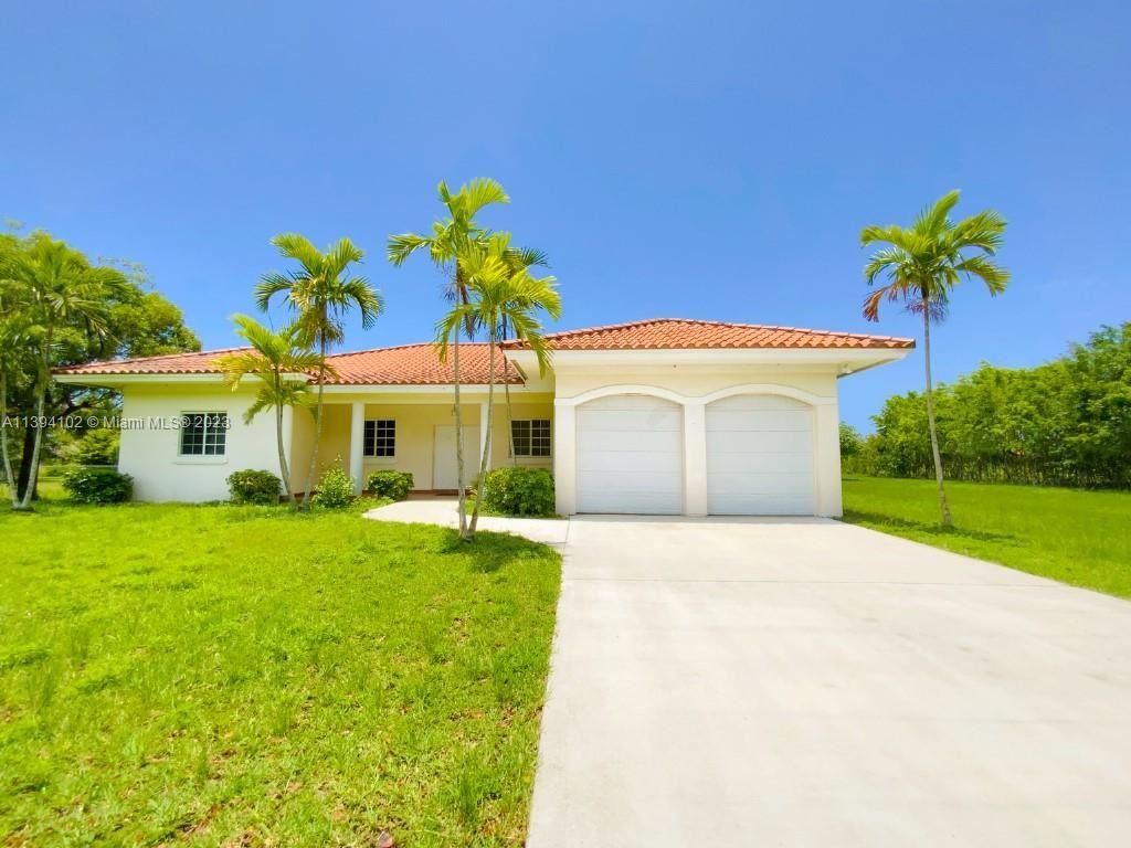 Real estate property located at 24300 207th Ave, Miami-Dade County, Homestead, FL