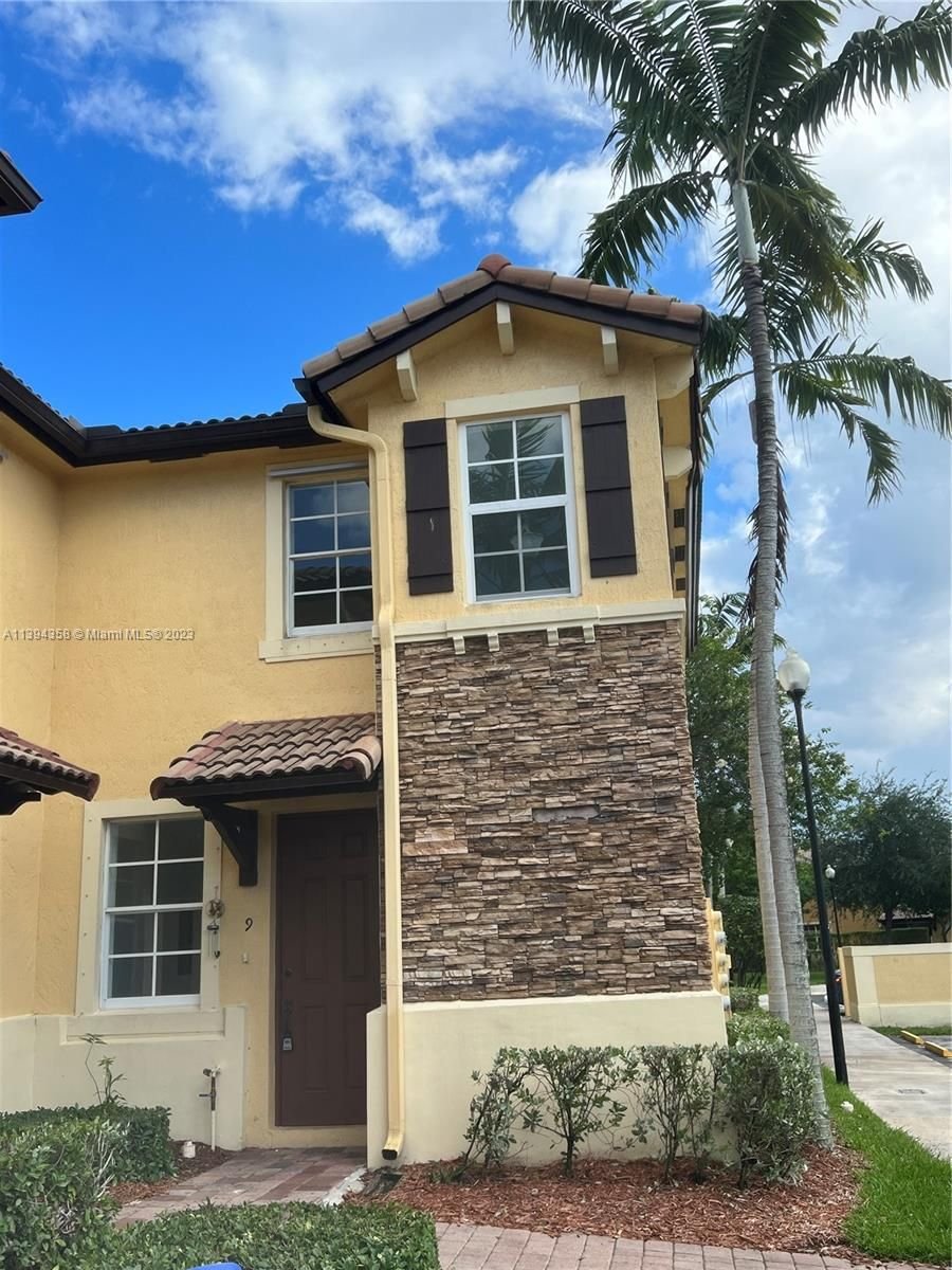 Real estate property located at 9269 227th St #9-24, Miami-Dade County, Cutler Bay, FL