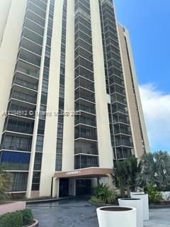 Real estate property located at 20335 Country Club Dr #807, Miami-Dade County, Aventura, FL