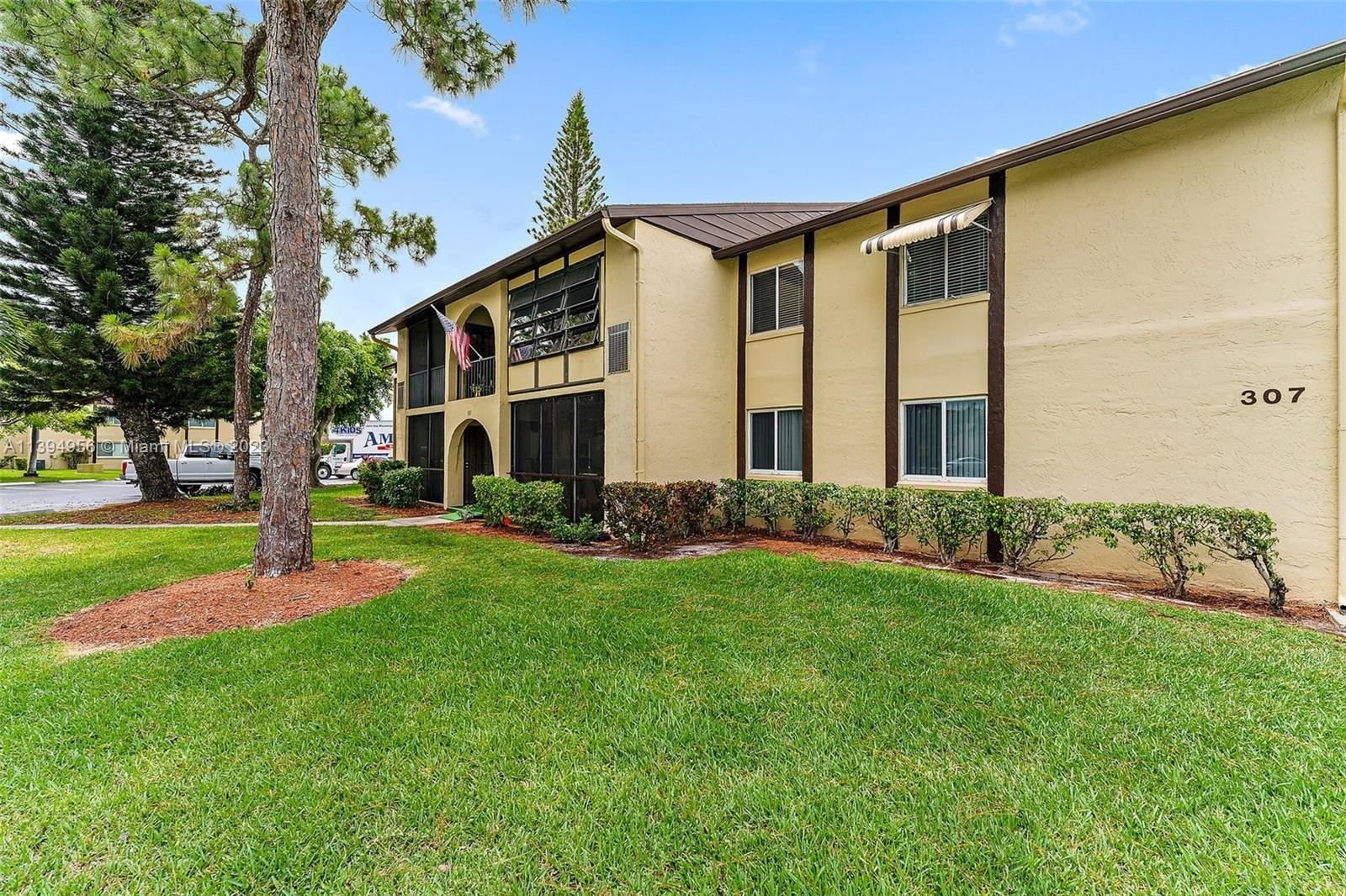 Real estate property located at 307 Pine Ridge Cir D-2, Palm Beach County, PINE RIDGE III CONDO, Green Acres, FL