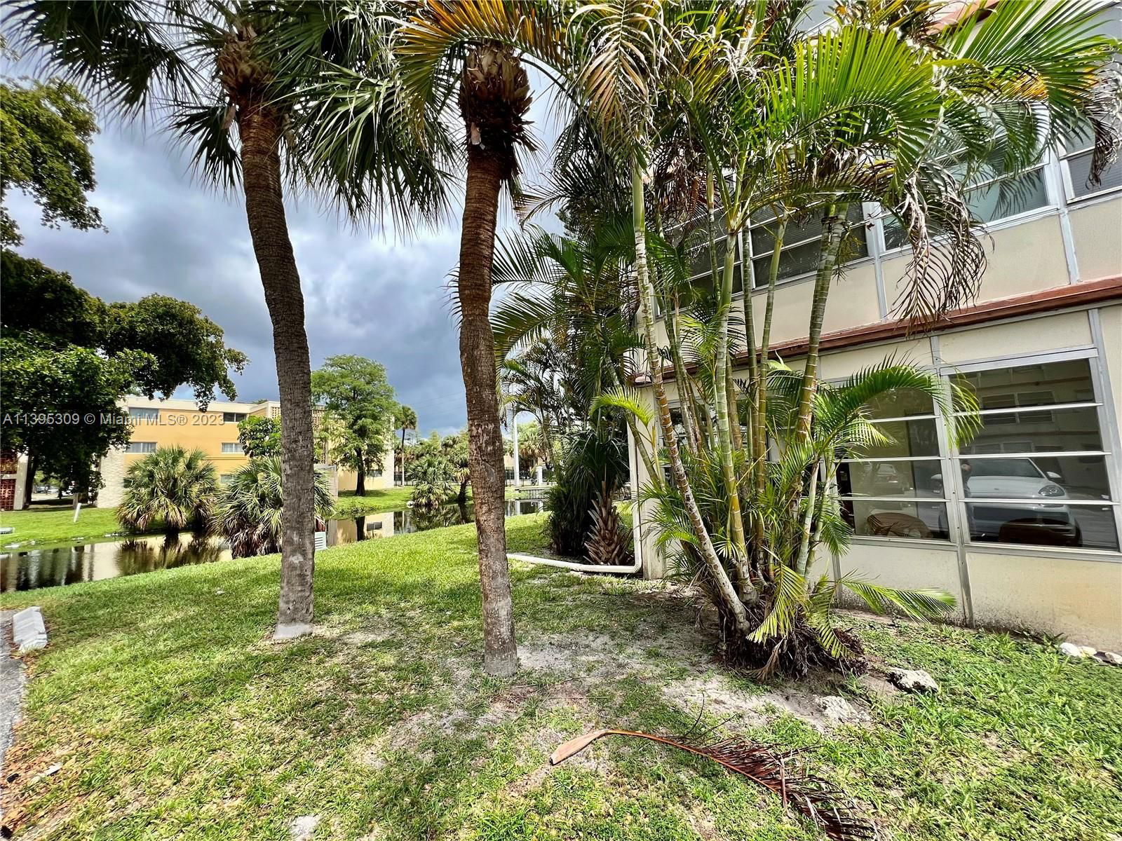Real estate property located at 4046 19th St #106, Broward County, Lauderhill, FL