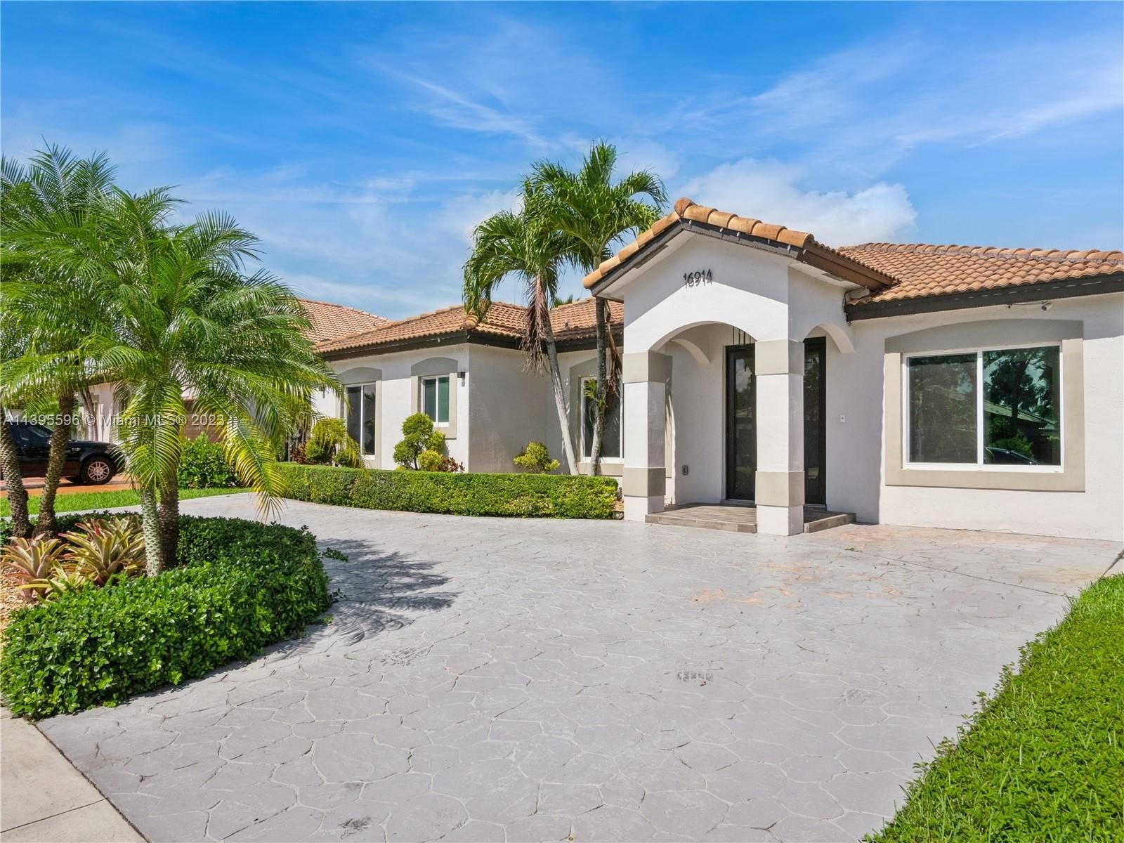 Real estate property located at 16914 89th Ct, Miami-Dade County, Miami Lakes, FL