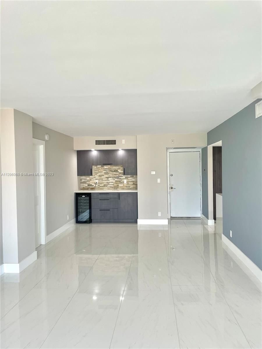 Real estate property located at 3101 Country Club Dr #412, Miami-Dade County, Aventura, FL