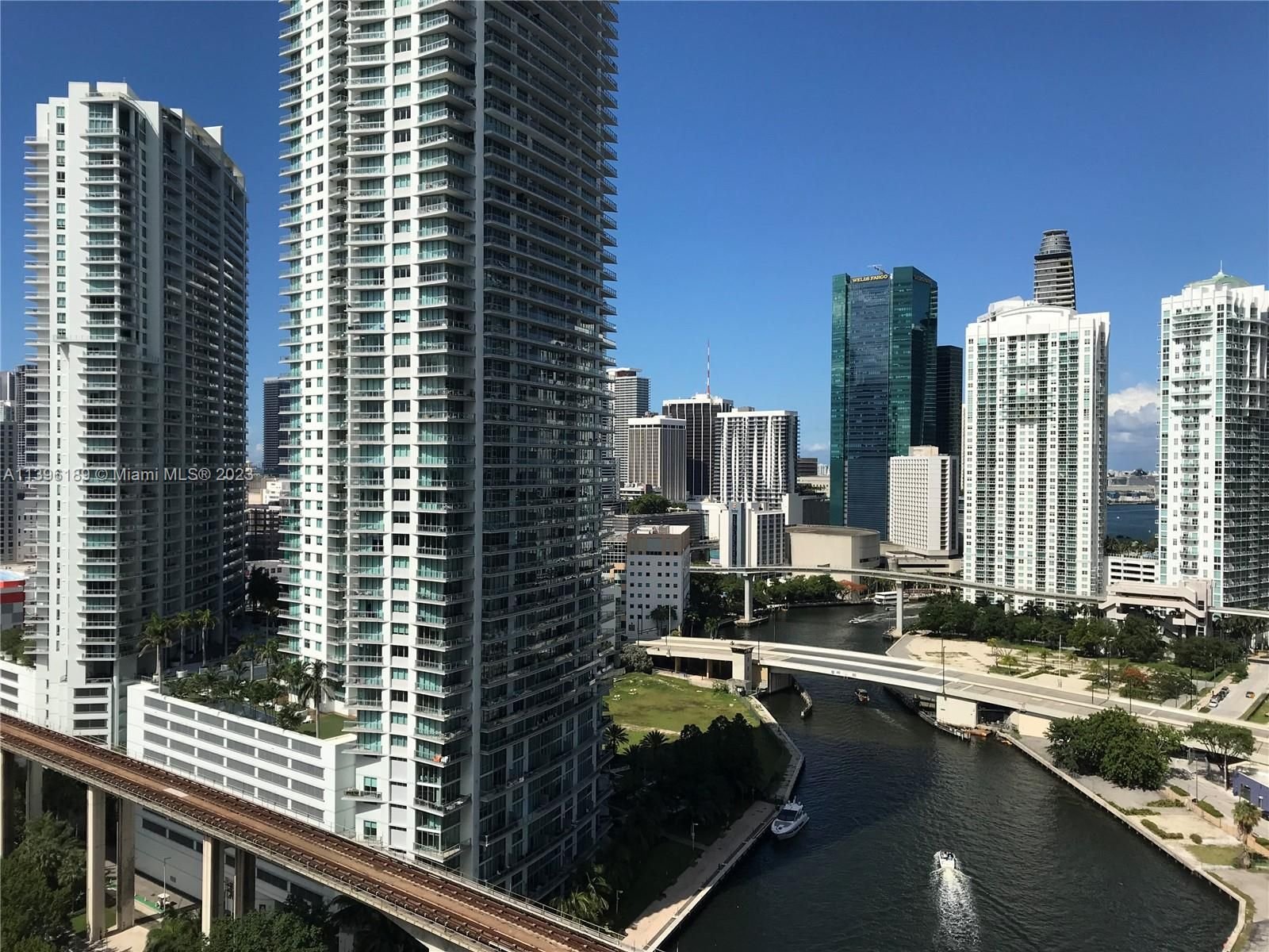 Real estate property located at 690 1 Ct #2513, Miami-Dade County, Miami, FL