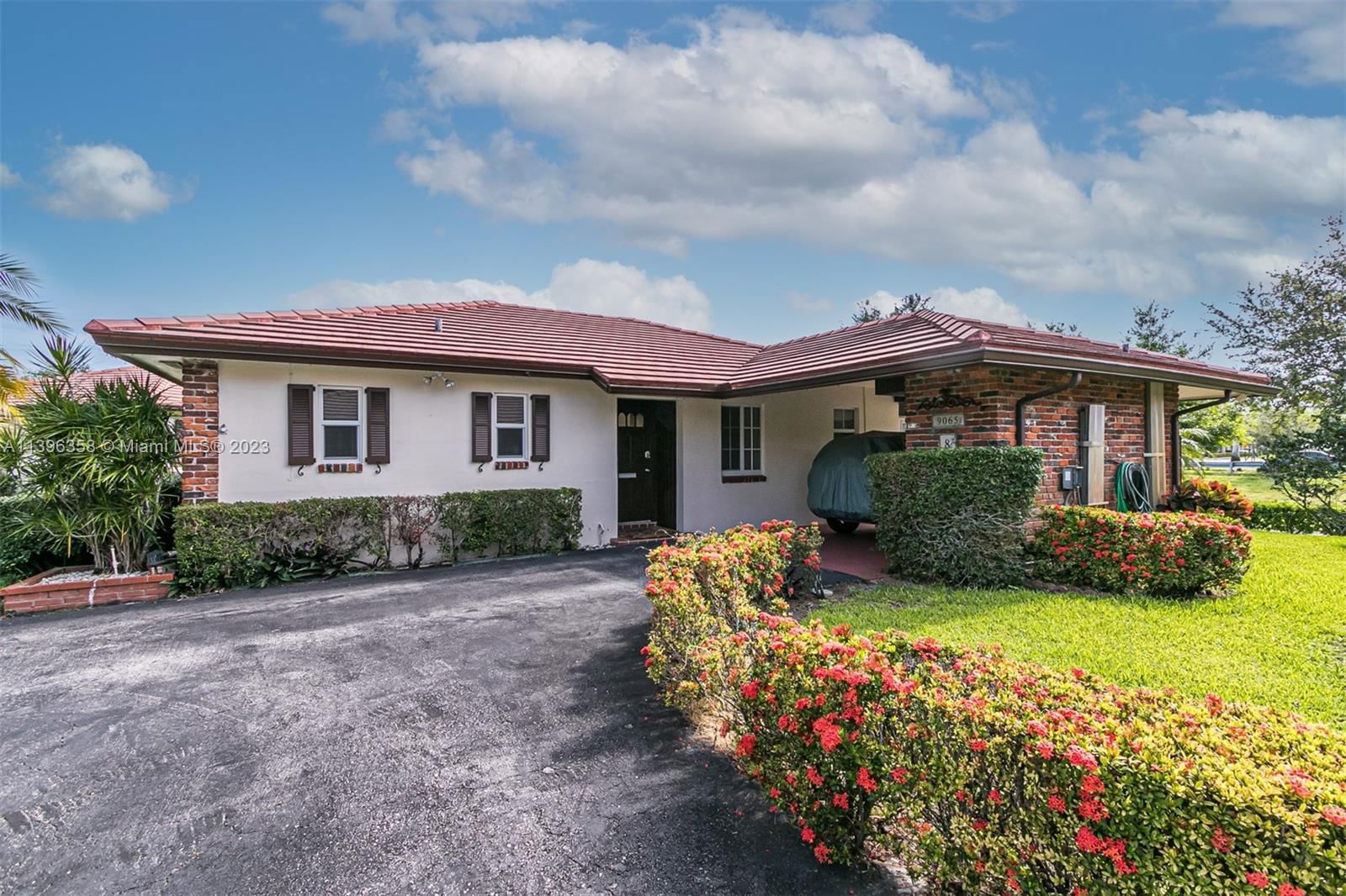 Real estate property located at 9065 Thunderbird Dr, Broward County, Coral Springs, FL