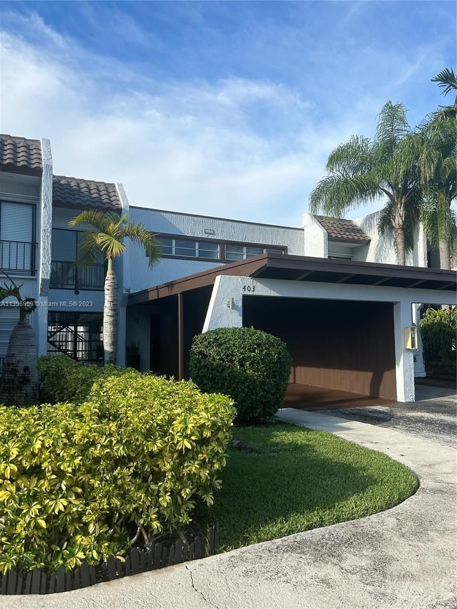 Real estate property located at 6504 Kendale Lakes Dr #403, Miami-Dade County, Miami, FL