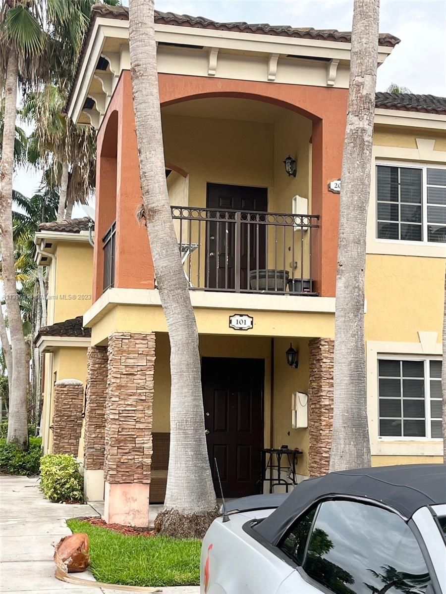 Real estate property located at 945 33rd Ter #201, Miami-Dade County, Homestead, FL