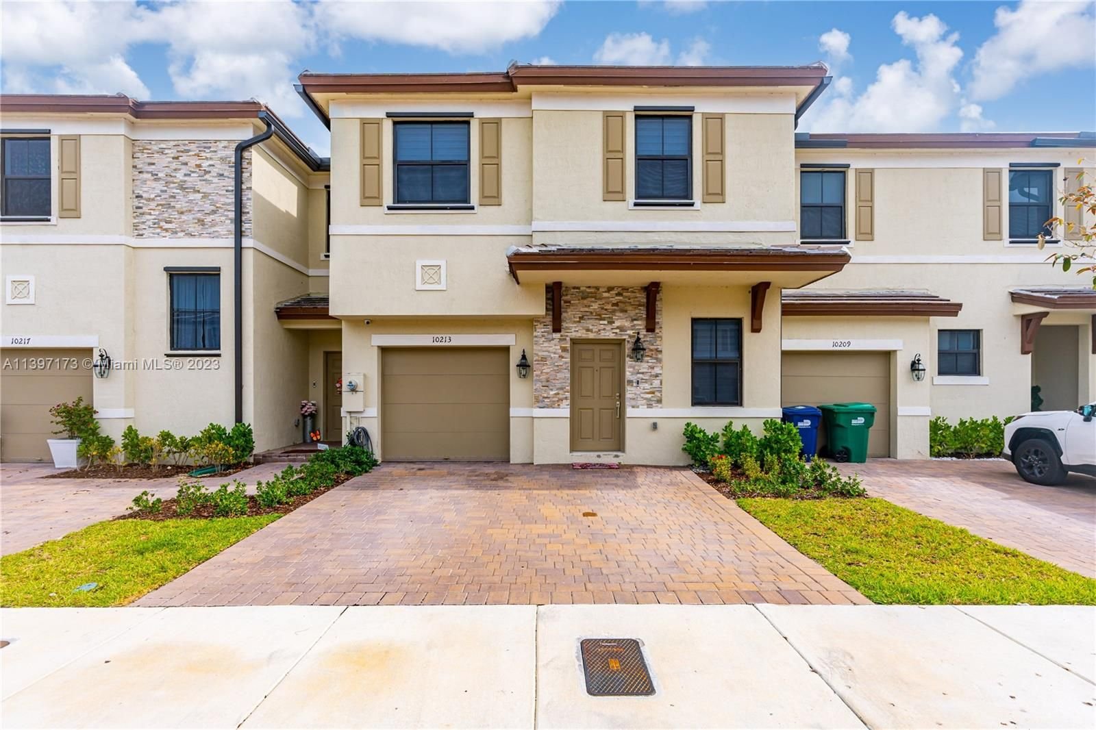 Real estate property located at 10213 231st Ln, Miami-Dade County, Miami, FL