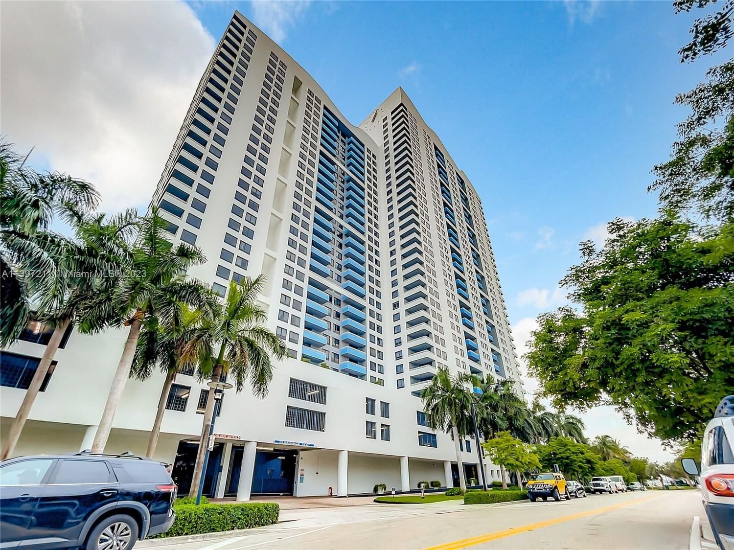 Real estate property located at 1330 West Ave #909, Miami-Dade County, THE WAVERLY AT SOUTH BEAC, Miami Beach, FL