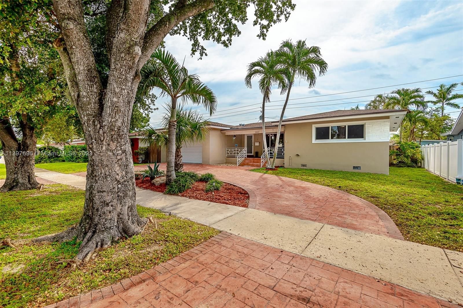 Real estate property located at 307 Rainbow Drive, Broward County, Hollywood, FL