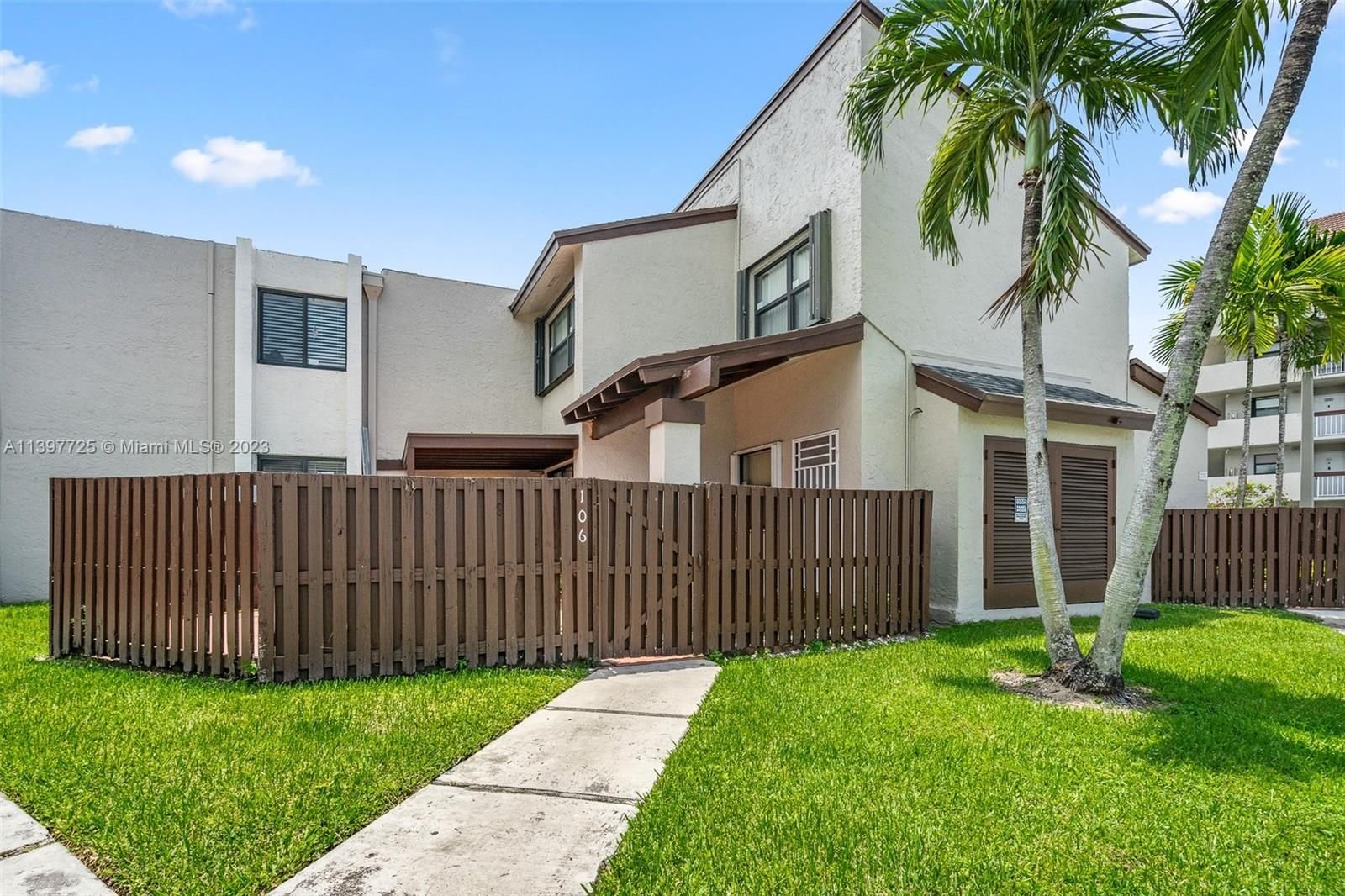 Real estate property located at 10280 9th St Cir #106-15, Miami-Dade County, Miami, FL