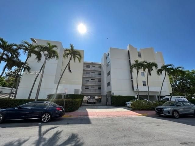 Real estate property located at 7601 Byron Ave #5A, Miami-Dade County, Miami Beach, FL