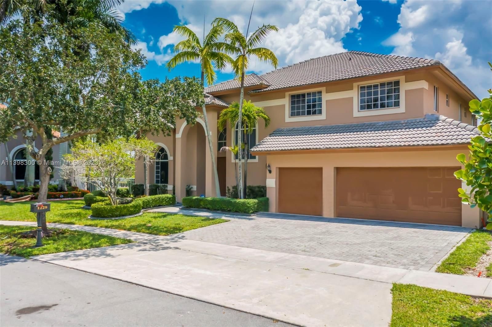 Real estate property located at 1229 172nd Ter, Broward County, Pembroke Pines, FL